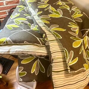Apt. 9 Leaf Patterned Reversible Twin Comforter